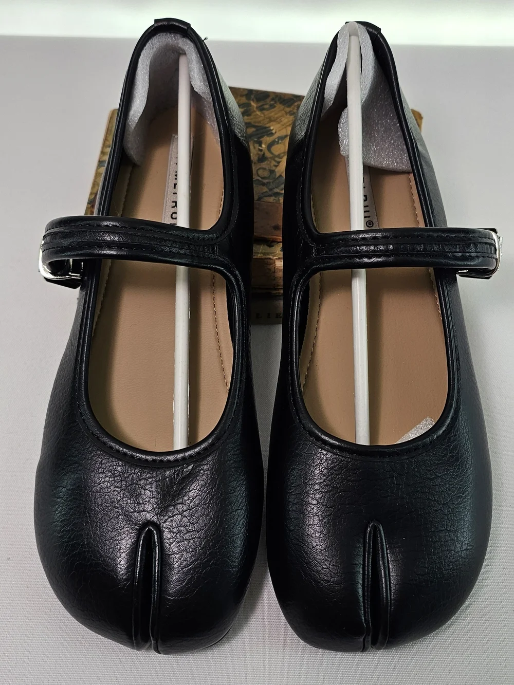 JIA MEURUI split-toe Tabi Mary Jane flats